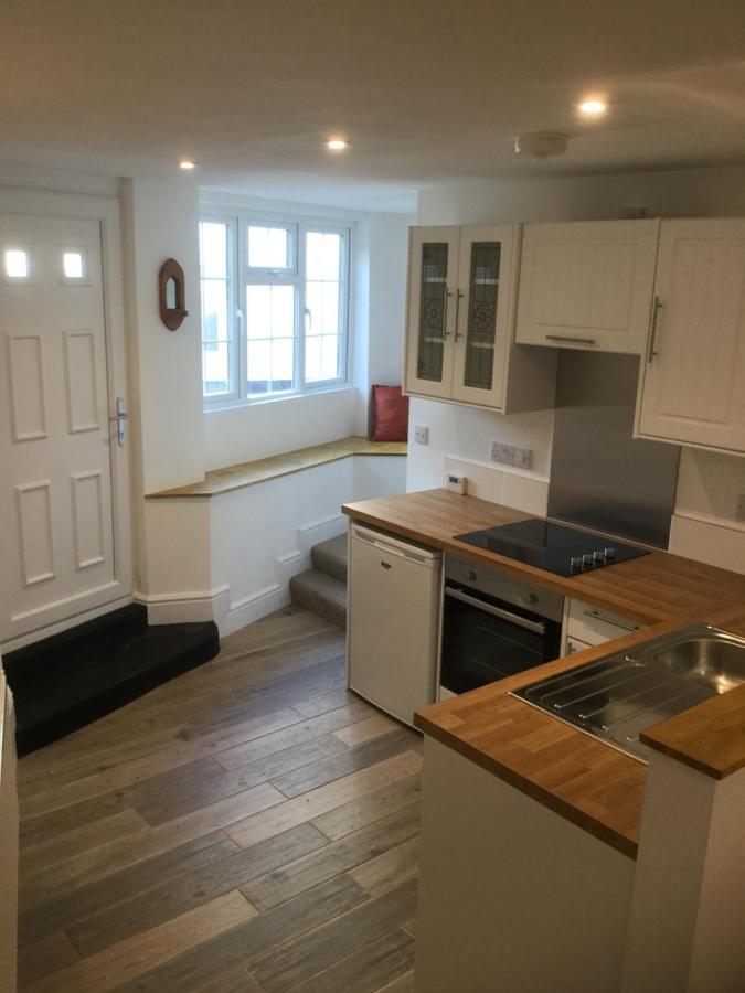 Crossways Corner * Gunnislake